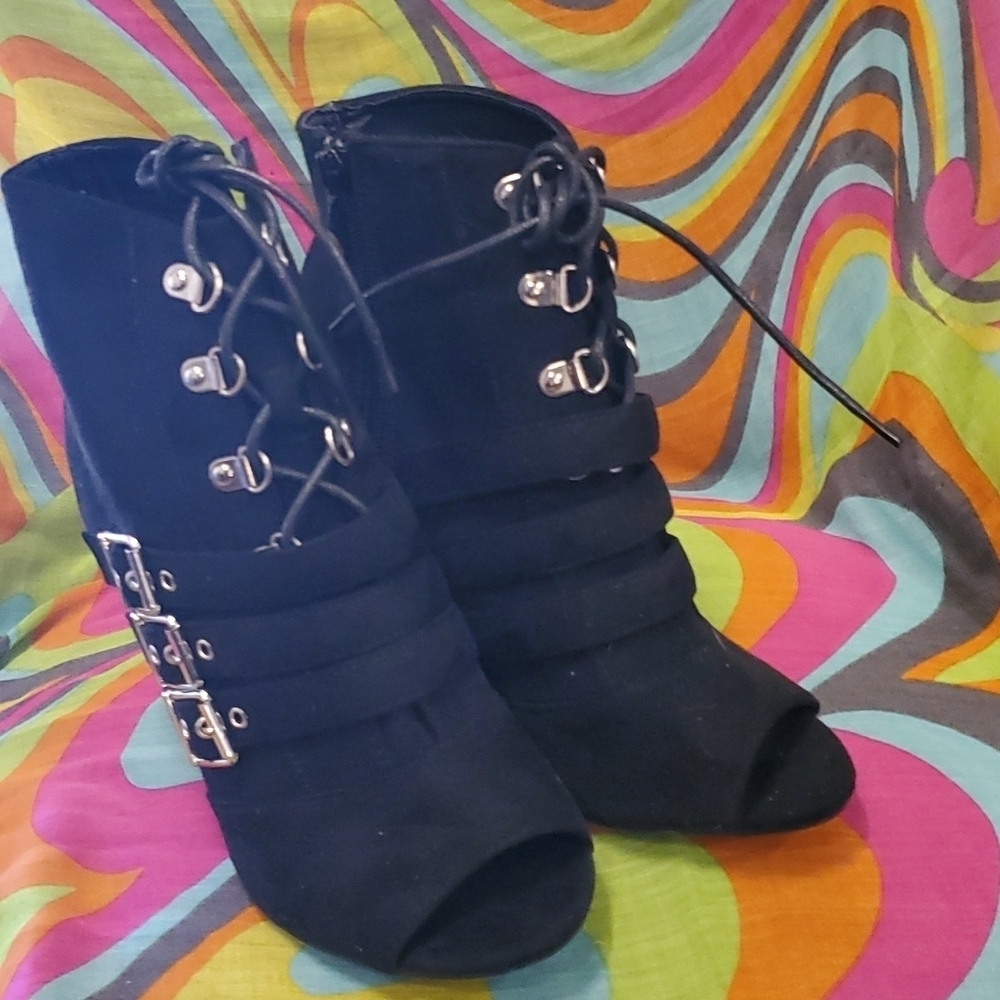 Ashley Stewart Black Buckle Peep Toe Heel SZ 8W